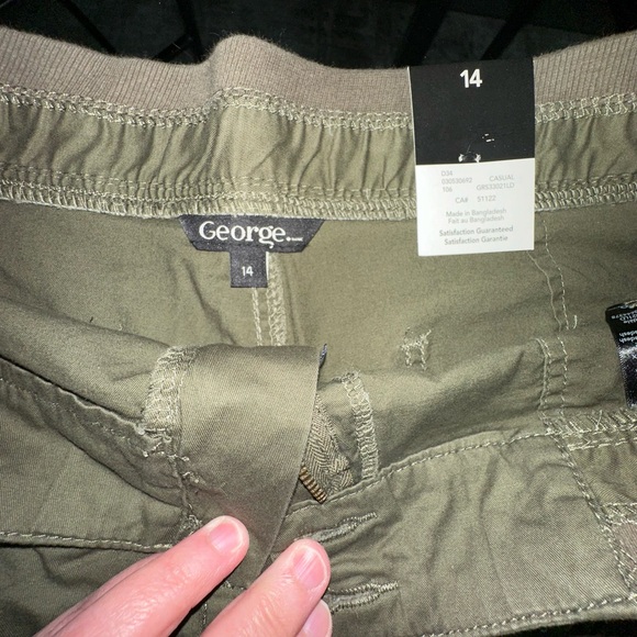 NWT GEORGE Shorts - Picture 2 of 3